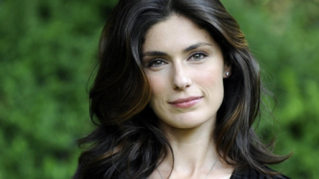 Sorelle, al via il 7 marzo la fiction tutta al femminile con Anna ... - play4movie.com