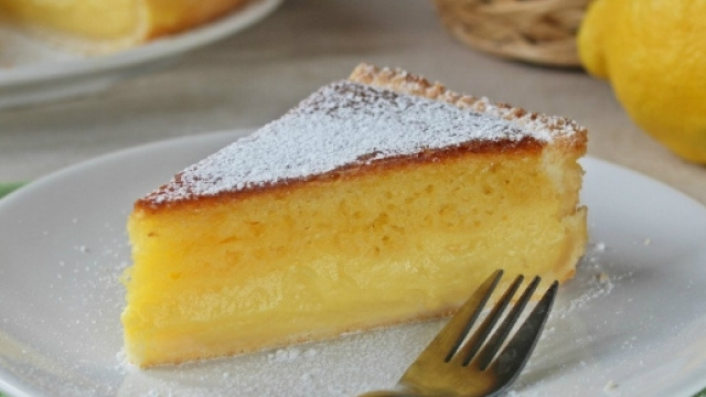 Torta margherita con crema al limone giallo zafferano