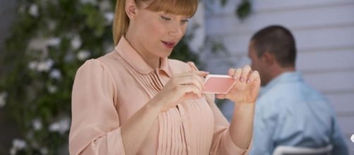TV REVIEW: Black Mirror - Season 3: Episode 1 - 'Nosedive ... - culturedvultures.com