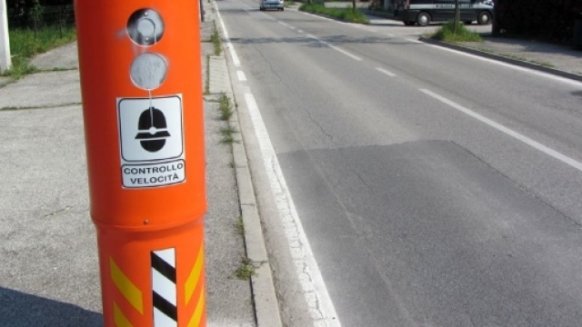 Basta pagare la seconda multa per non essere obbligati a comunicare i dati di chi guidava