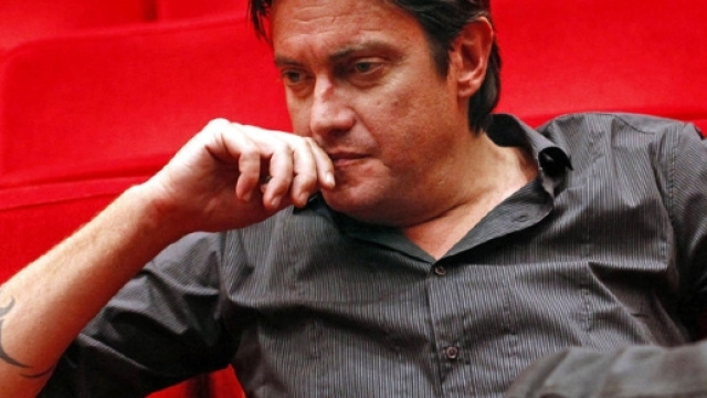 Cristiano De Andr&egrave;: scambiamoci un segno di pace - TGregione.it - tgregione.it