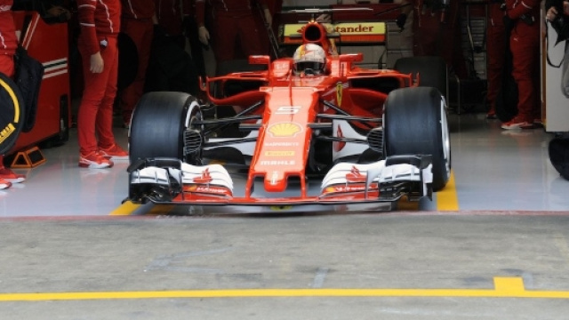 Ferrari SF70H impegnata nei test di Barcellona