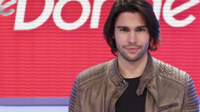 Uomini e Donne: Luca Onestini in difficolt&agrave;
