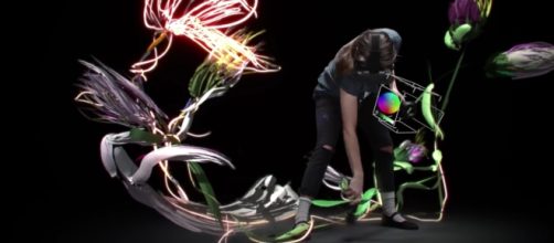 If you can picture it in your mind, you can create it on Tilt brush / Photo via Youtube - Tilt Brush: Painting from a new perspective - Google