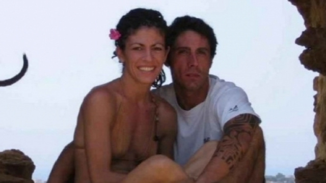 Fabiano Antoniani, in arte DJ Fabo, insieme alla fidanzata Valentina: il suo caso ha riaperto il dibattito sull'eutanasia in Italia