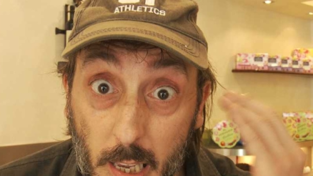 Massimo Ceccherini contro Raz Degan e Moreno