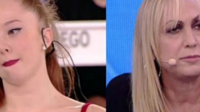 Alessandra Celentano rischia l'esclusione da "Amici" dopo la polemica con Vittoria Makarov.