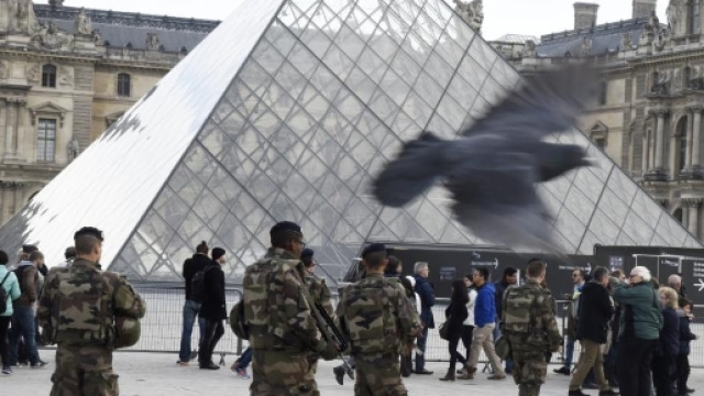 Attentats &agrave; Paris: la vie culturelle reprend peu &agrave; peu ses droits