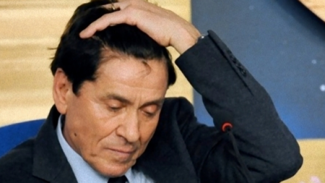 Gianni Morandi sorprende i suoi fan.