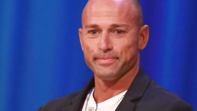 Isola, malore per Stefano Bettarini?