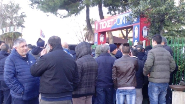 Lunghe code in attesa della sfida contro la Juventus.