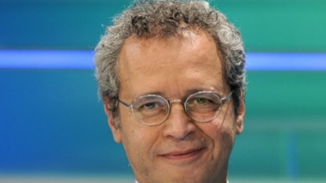 Mentana interviene sul caso Raggi e delle polizze di Romeo