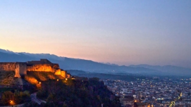 Sicurezza in citt&agrave;: spray al peperoncino alla polizia di Cosenza