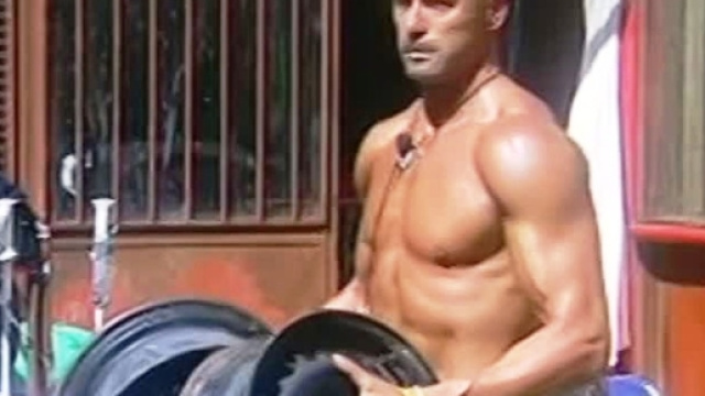 Stefano Bettarini sostituito all'isola dei Famosi