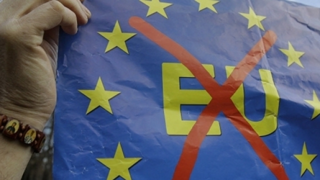 Trump disprezza l'Europa. Junker: non ci conosce