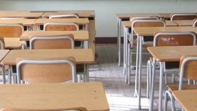 Ultime news scuola, venerd&igrave; 3 febbraio: 'tutti i docenti si sottopongano a visita medica periodica'