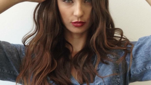 Moda capelli 2017: flat waves mania