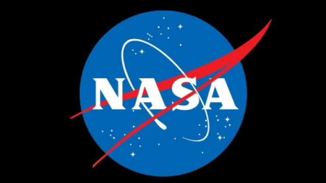 NASA - ia.us logo nasa su sfondo nero