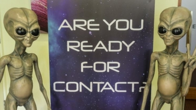 "Siete pronti per il contatto?"