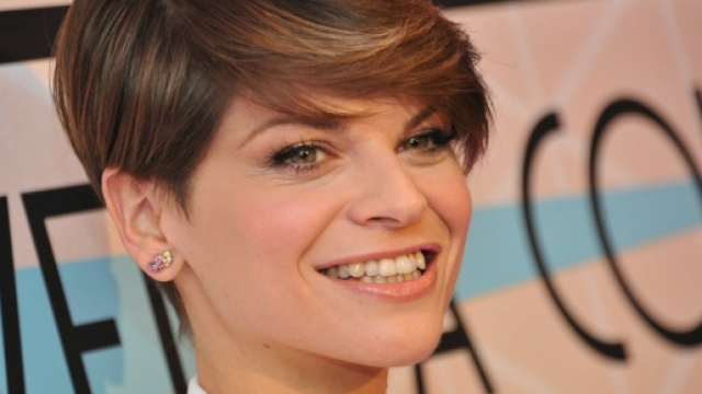 Alessandra Amoroso racconta la sua crescita in Vivere A ... - thefrontrow.it