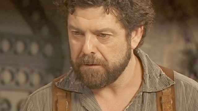 Mauricio accusato di violenza sessuale