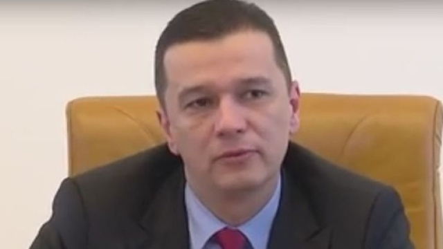 il primo ministro romeno Sorin Grindeanu, al potere dal 4 gennaio di quest&rsquo;anno, annunci&ograve; il ritiro di un decreto sulla corruzione