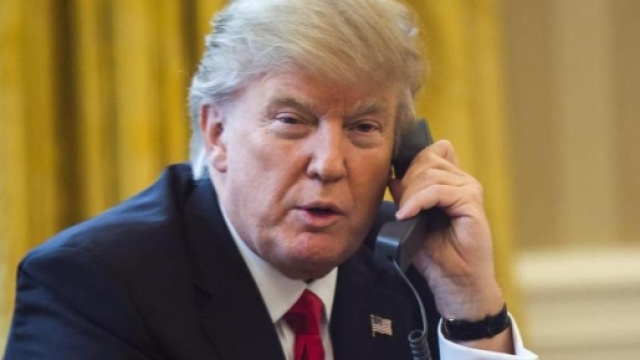 Gli effetti del decreto Trump: italiana in manette in aeroporto