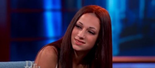 Cash Me Outside' Teen Gets Kicked Off Plane After Punching Passenger - viveremilano.biz