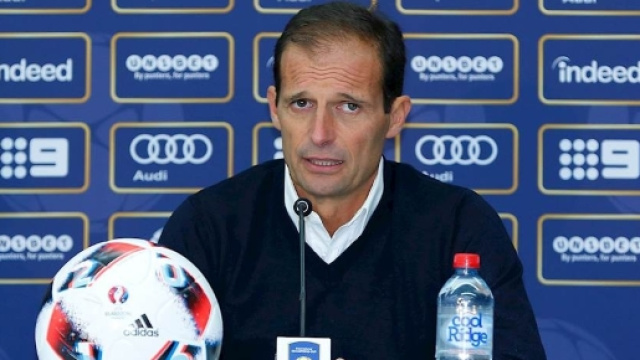 Allegri e la formazione della Juve contro il Crotone