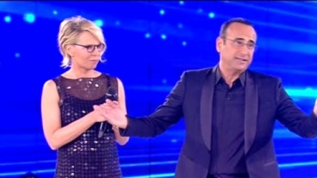 Sanremo 2017, Maria De Filippi smentisce l'intervista di Chi - today.it