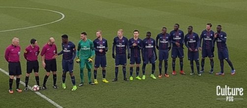 Krychowiak disputando un partido con el filial del PSG