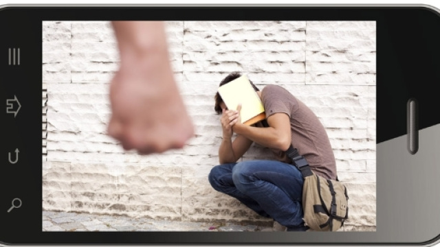 I rischi del cyberbullismo: il ruolo dei bulli e delle vittime ... - adolescienza.it