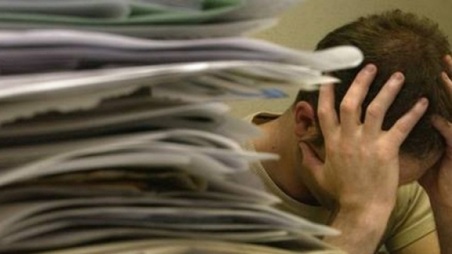 Lo studio: "In Italia il peso della burocrazia fa pi&ugrave; danni dell ... - today.it