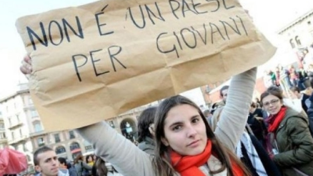 Non &egrave; un paese per giovani: un altro suicidio