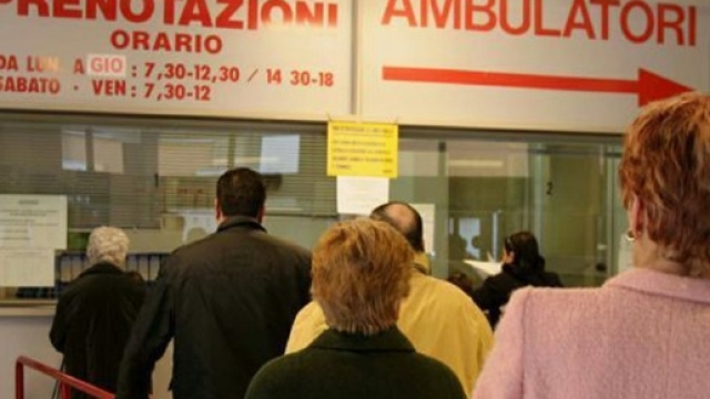 Sanit&agrave;, gli italiani sono stufi delle liste d'attesa