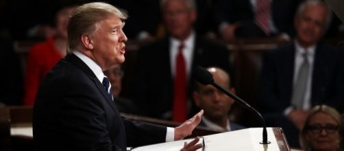 El mandatario no mencion&oacute; c&oacute;mo se pagar&aacute;n la construcci&oacute;n del muro (Univisi&oacute;n)