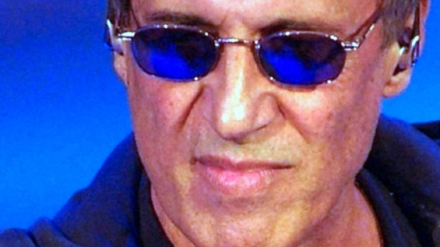 Sta all'occhio Adriano Celentano dopo l'intrusione di alcuni malviventi in casa sua.