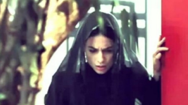 Teresa disperata per la morte di Mauro