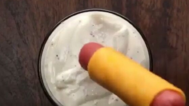 Simpaticissimi wurstel in pastella