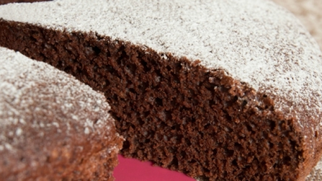 torta soffice all'acqua e cacao - giallozafferano.it