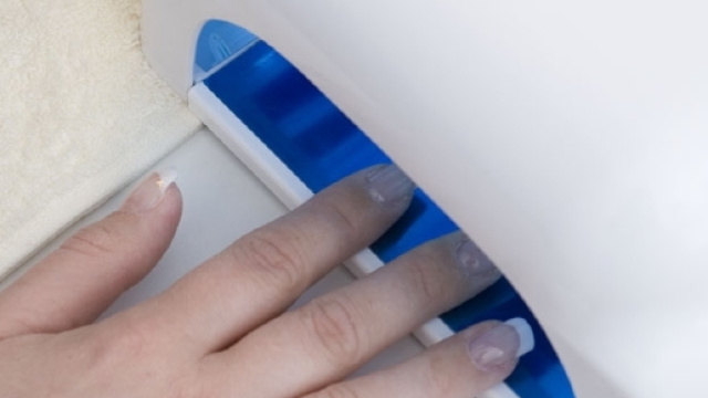 tumore della pelle, rischio con il gel unghie