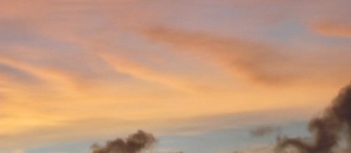 Las nubes grises tambi&eacute;n merecen estar arriba. Amanecer