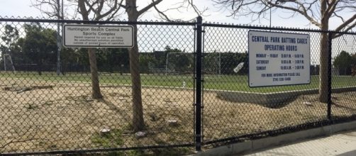 Police fatally shoot bloodied man chasing kids at Huntington Beach ... - scpr.org