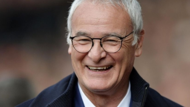 Claudio Ranieri aspetta una panchina dopo l'esonero al Leicester