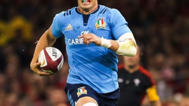 Il capitano Sergio Parisse, autore della prima meta (illusoria) degli azzurri