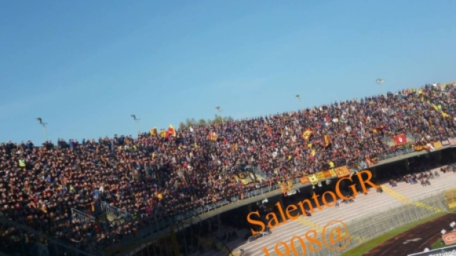 Tanti spettatori per Lecce- Catania. Foto Salento Giallorosso.