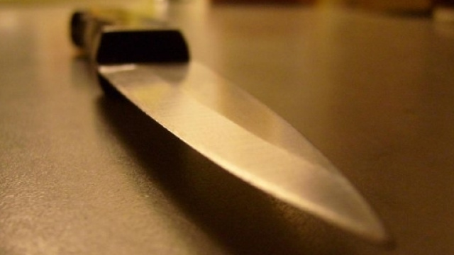trovata l'arma che ha tagliato la gola dell'uomo