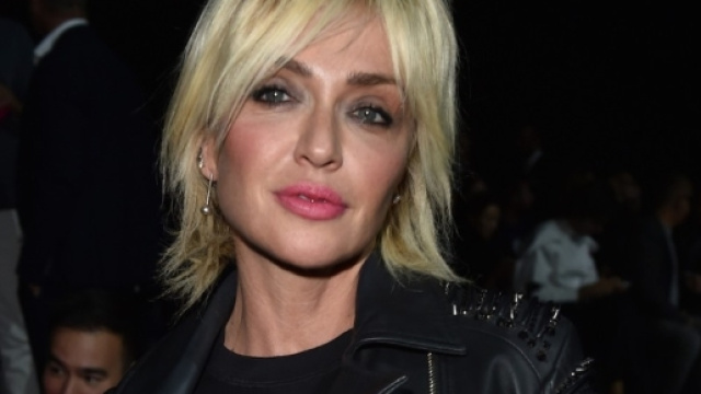 Paola Barale &egrave; arrivata sull'Isola dei Famosi 2017 da Raz