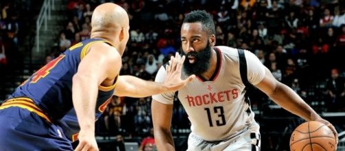 James Harden fue letal frente a Cleveland Cavaliers