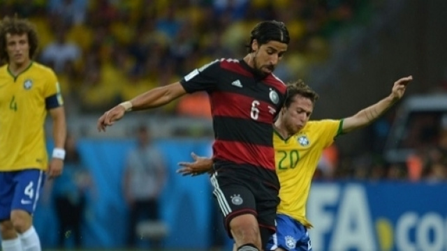 Calciomercato Juventus: Khedira rimane, obiettivo Douglas Costa